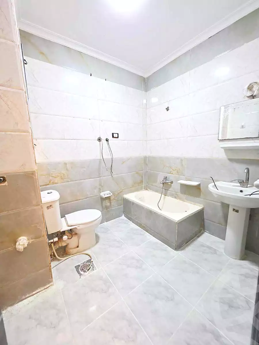 https://aqarmap.com.eg/ar/listing/7085494-for-sale-alexandria-al-agamy-shataa-el-nakheel