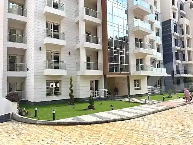 https://aqarmap.com.eg/en/listing/7086574-for-sale-cairo-new-administrative-capital-r7-oia