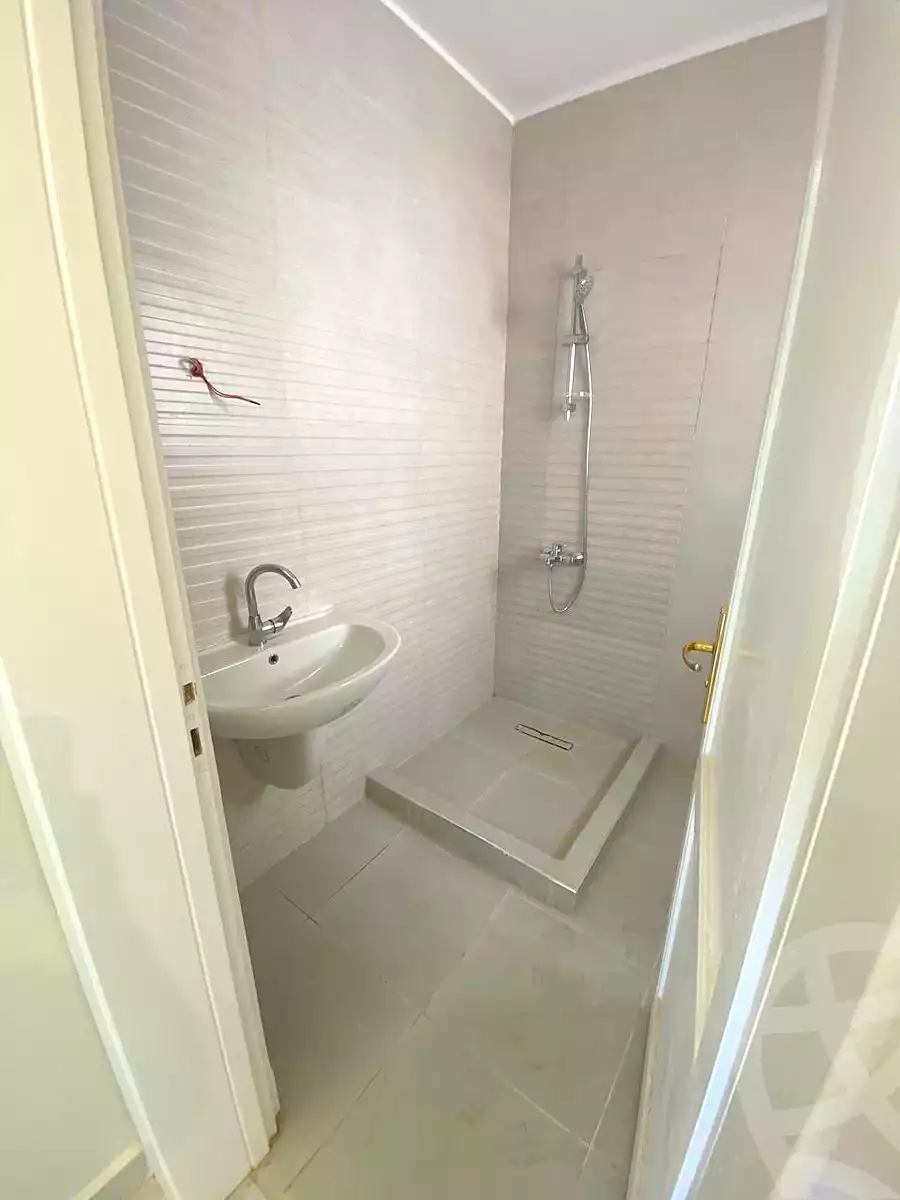 https://aqarmap.com.eg/ar/listing/7087825-for-rent-cairo-new-cairo-lrhb-city-phase-5-ibn-al-nafees-st