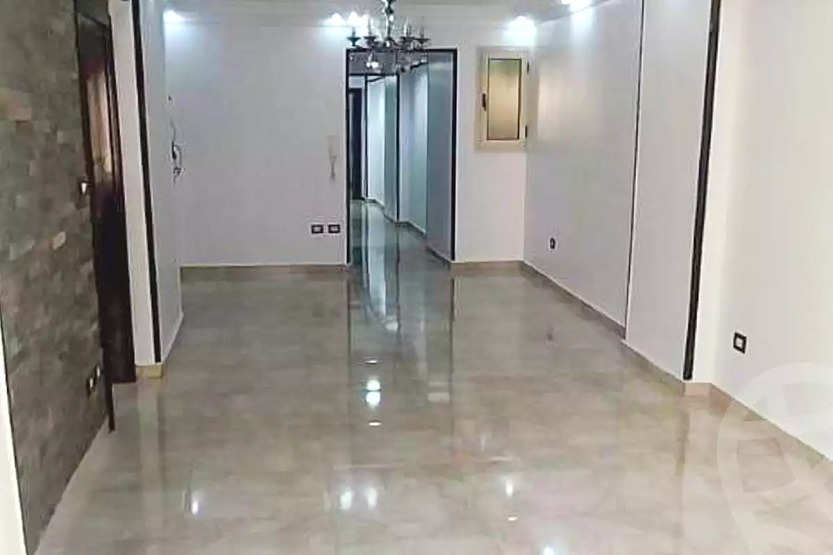 https://aqarmap.com.eg/ar/listing/7088297-for-sale-alexandria-miami-shr-jml-bd-lnsr