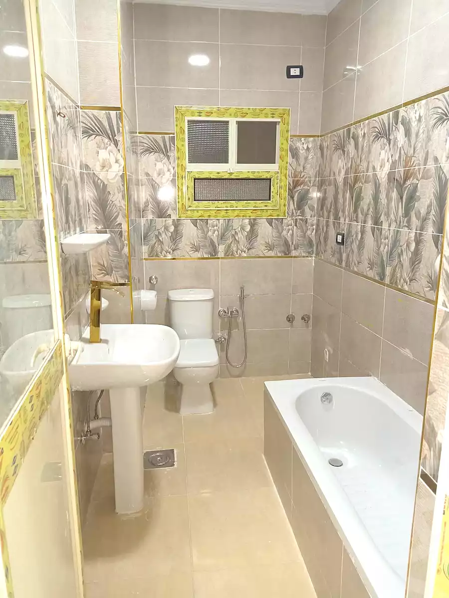 https://aqarmap.com.eg/en/listing/7088309-for-sale-cairo-helwan-hadayek-helwan-nile-corniche-st