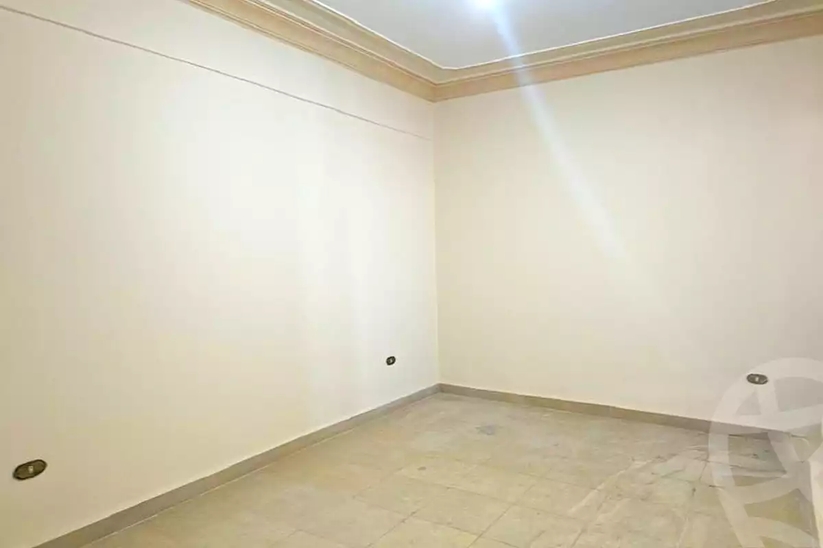 https://aqarmap.com.eg/en/listing/7089703-for-sale-alexandria-l-zryt-champollion-st