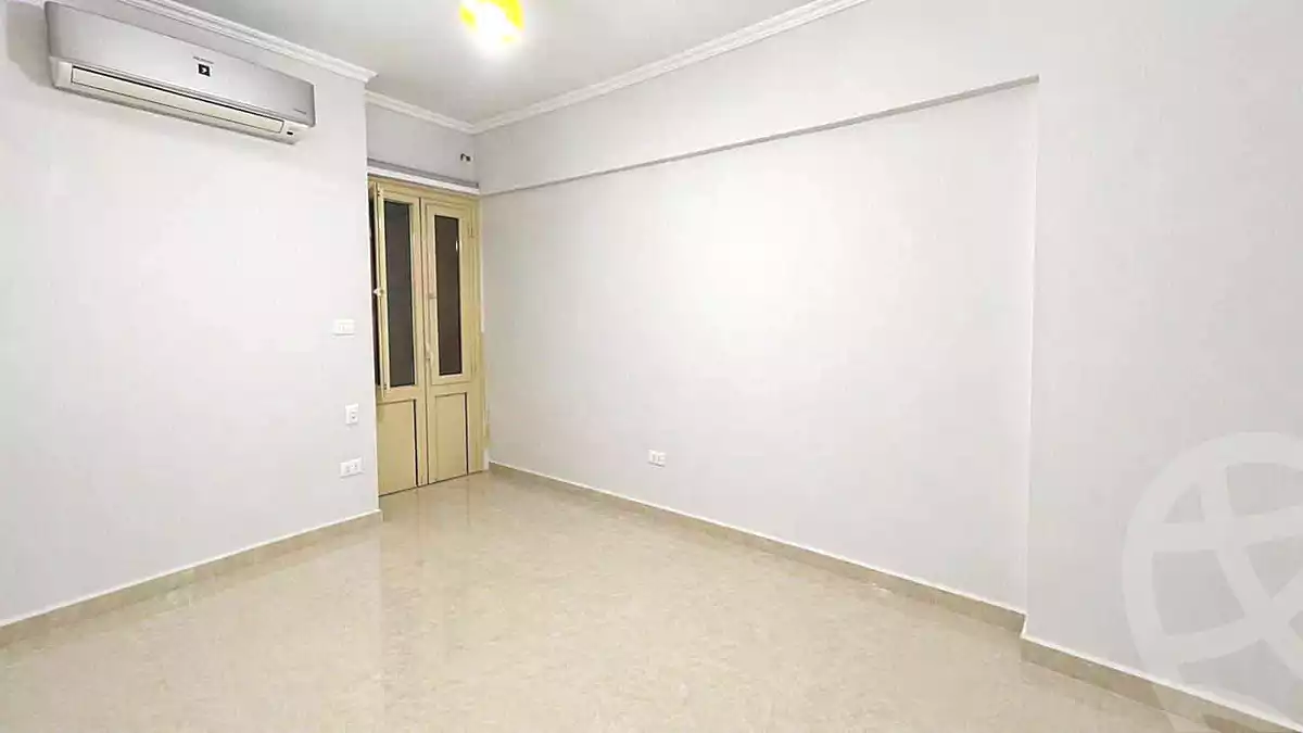 https://aqarmap.com.eg/ar/listing/7089780-for-sale-alexandria-moharram-bey
