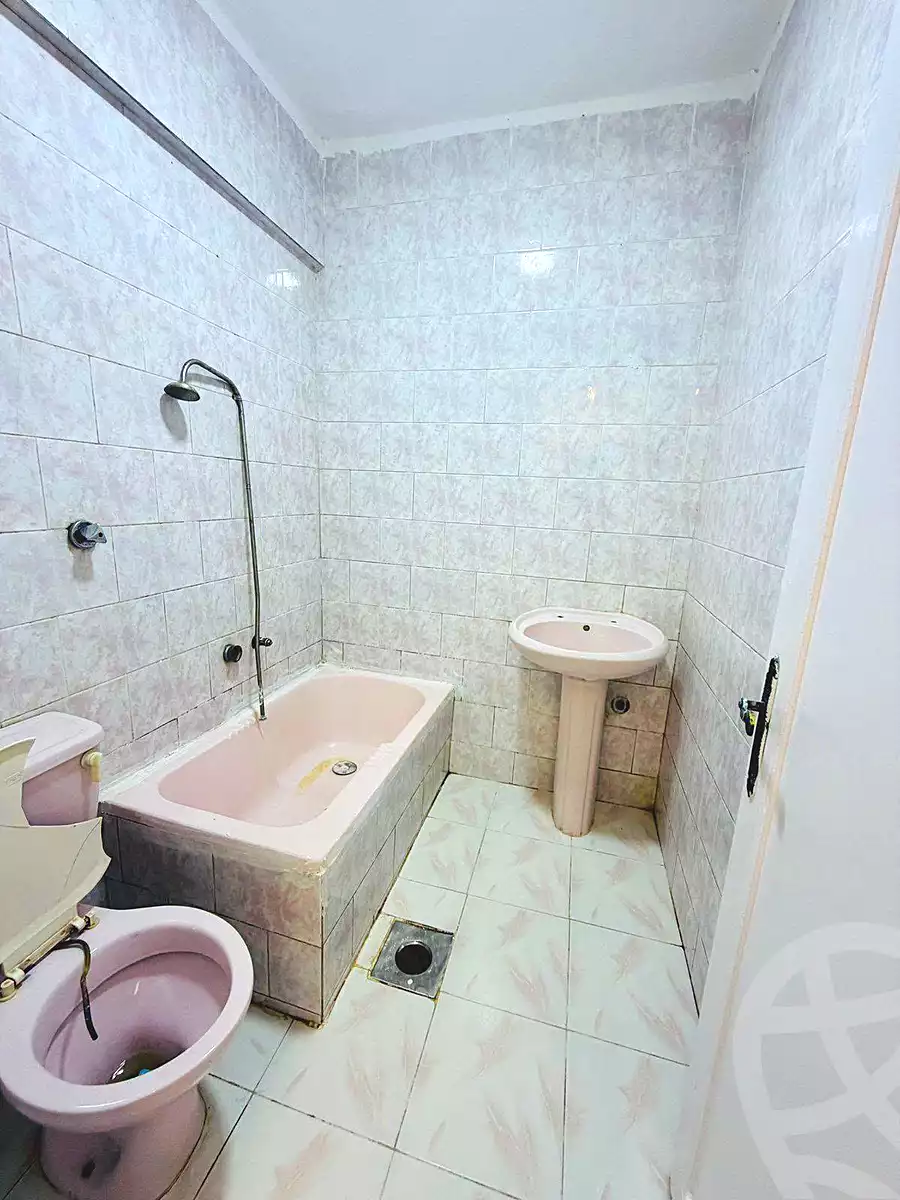 https://aqarmap.com.eg/ar/listing/7089852-for-sale-alexandria-al-agamy-shataa-el-nakheel