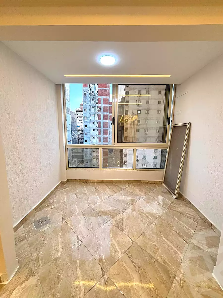 https://aqarmap.com.eg/ar/listing/7089883-for-sale-alexandria-sydy-bshr-sydy-bshr-bhry-mohamed-el-srafi-st.