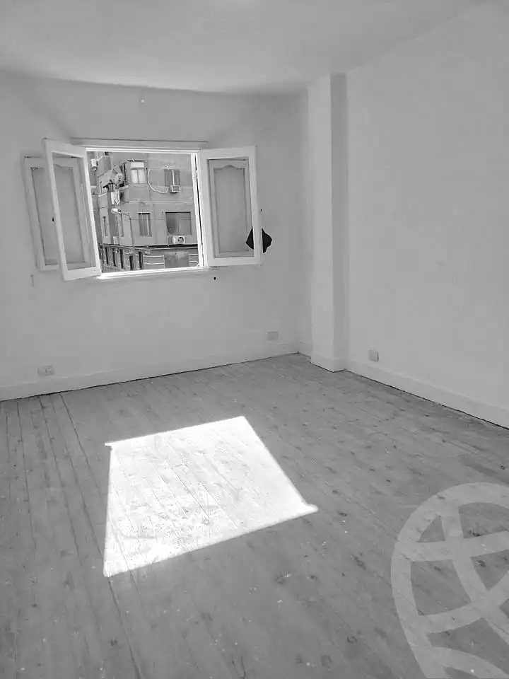 https://aqarmap.com.eg/en/listing/7091077-for-rent-alexandria-lsywf-shamaa
