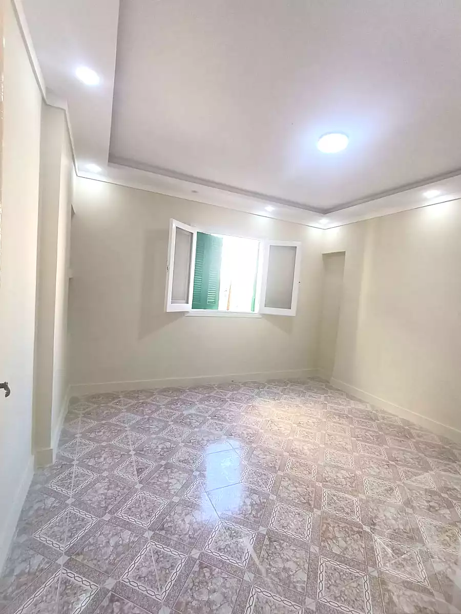 https://aqarmap.com.eg/ar/listing/7091095-for-sale-alexandria-al-agamy-l-jmy-lbhry-abd-el-hameed-radwan-st