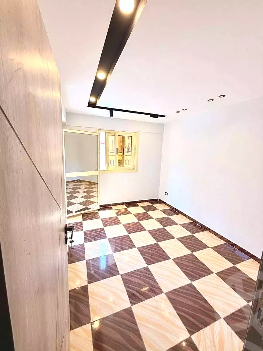 https://aqarmap.com.eg/ar/listing/7093372-for-sale-alexandria-sydy-bshr-sydy-bshr-bhry-shr-khld-bn-lwlyd