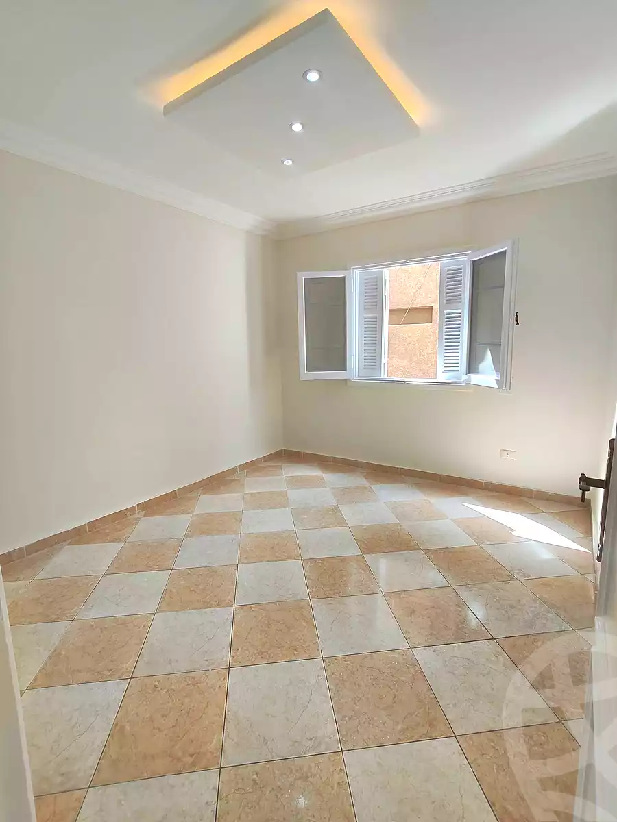 https://aqarmap.com.eg/ar/listing/7093423-for-sale-alexandria-el-asafra-shr-45