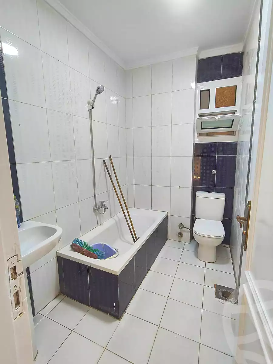 https://aqarmap.com.eg/ar/listing/7093423-for-sale-alexandria-el-asafra-shr-45