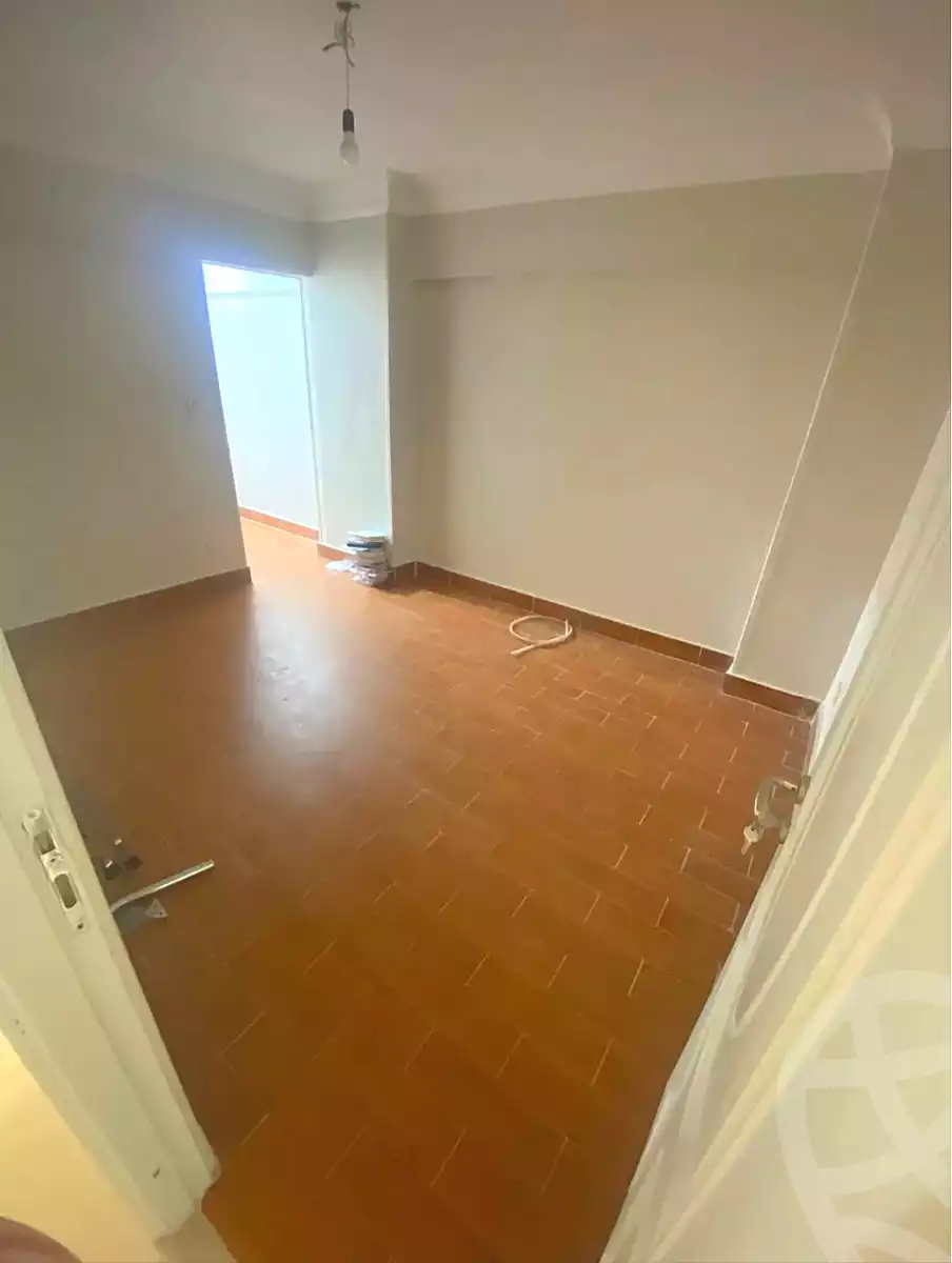 https://aqarmap.com.eg/en/listing/7093544-for-sale-alexandria-zezenia-ibrahim-el-attar-st