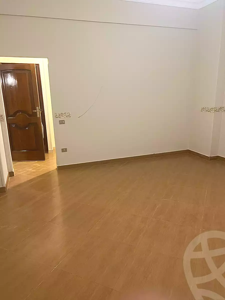 https://aqarmap.com.eg/ar/listing/7093660-for-sale-cairo-new-cairo-el-narges-el-narges-2-pilot-halawany-st