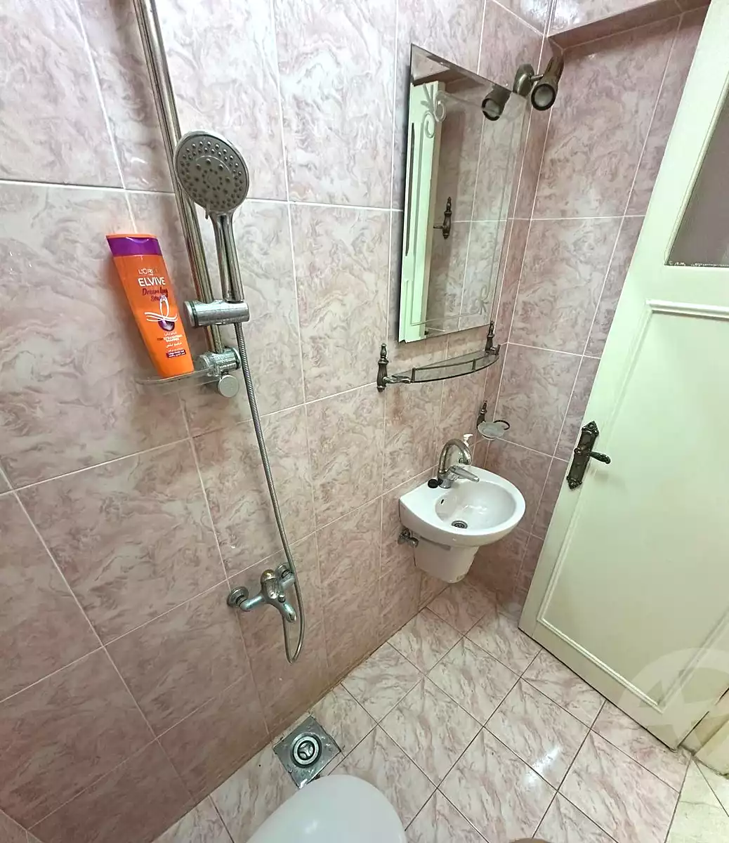 https://aqarmap.com.eg/en/listing/7094030-for-sale-alexandria-el-asafra-salman-el-farsi-st