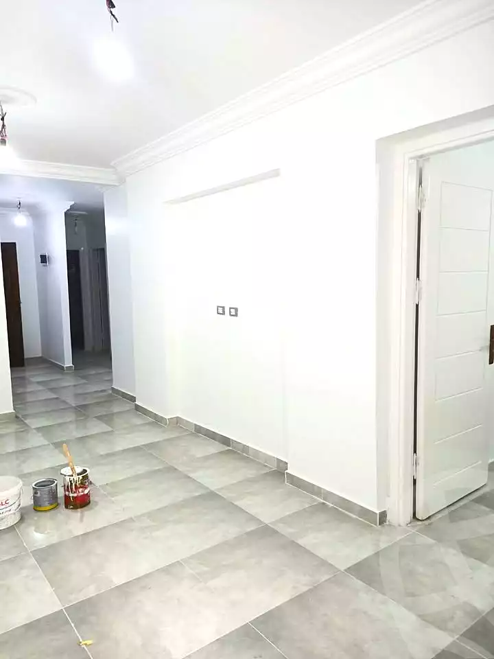 https://aqarmap.com.eg/en/listing/7094401-for-sale-alexandria-al-agamy-bw-ywsf-hosni-mubarak-st