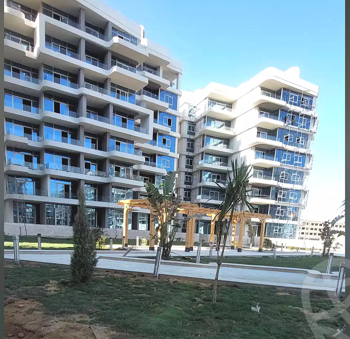 https://aqarmap.com.eg/ar/listing/7095169-for-sale-cairo-new-administrative-capital-r7-kmbwnd-syrnw-nyw-bln-llttwyr