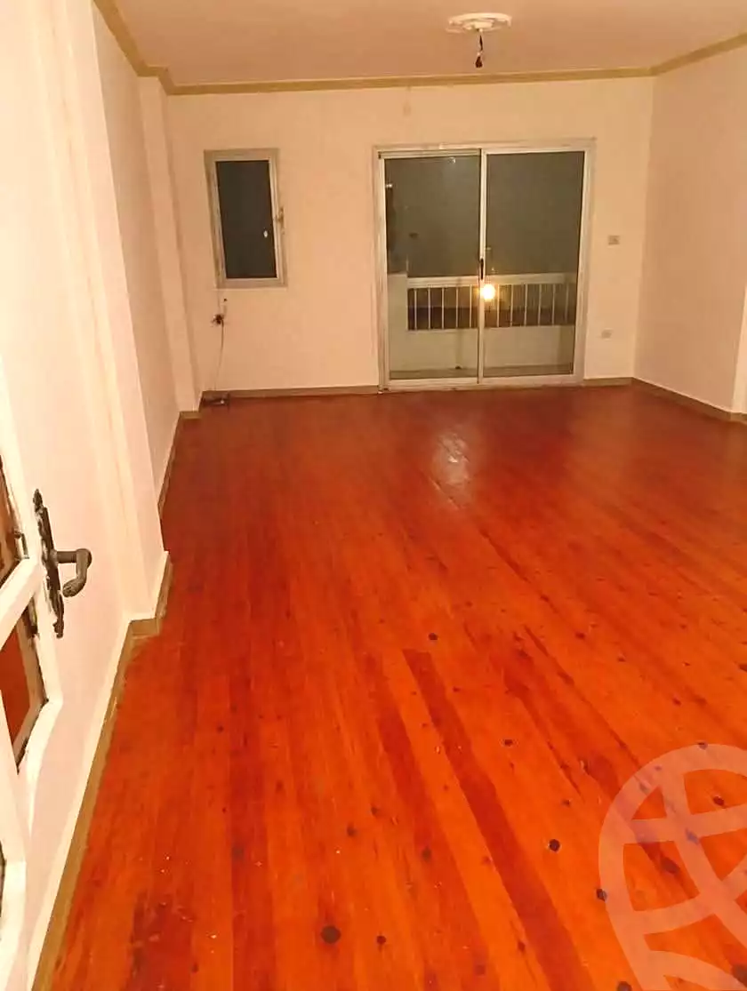 https://aqarmap.com.eg/ar/listing/7095487-for-rent-alexandria-ganaklis