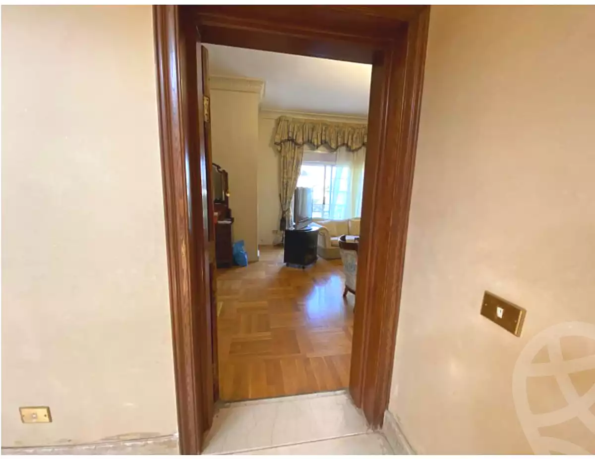 https://aqarmap.com.eg/ar/listing/7096888-for-sale-cairo-6th-of-october-compounds-kmbwnd-b-twn-ryl-styt-llttwyr