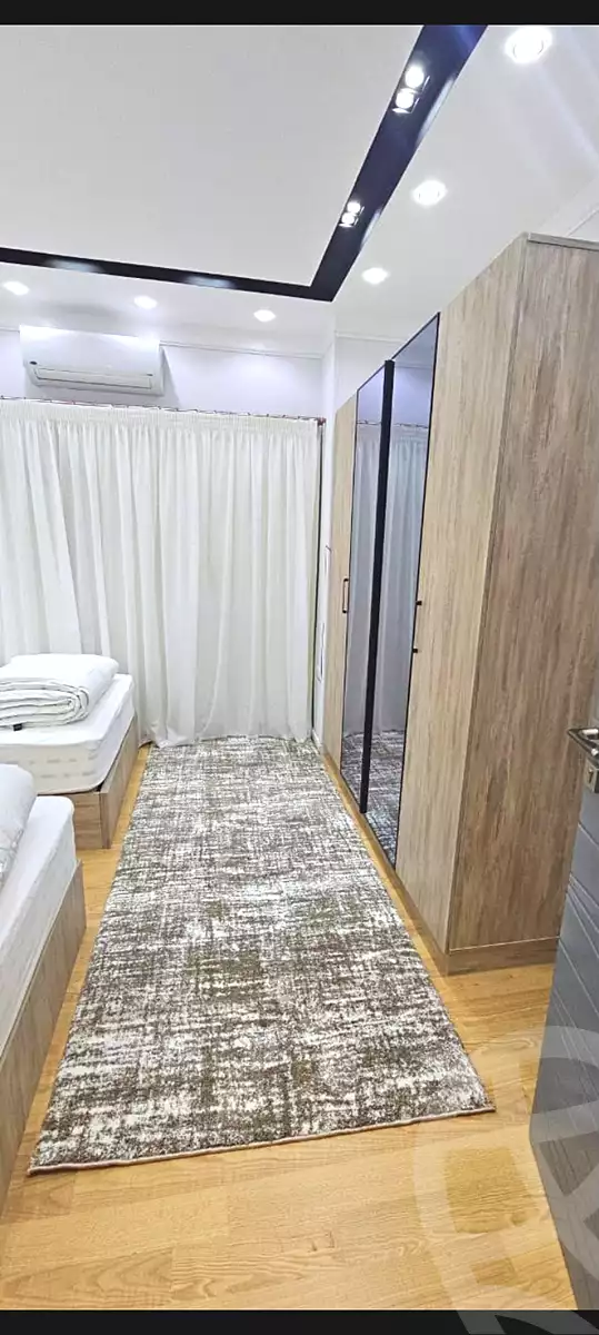 https://aqarmap.com.eg/en/listing/7096873-for-rent-cairo-new-cairo-compounds-hyde-park