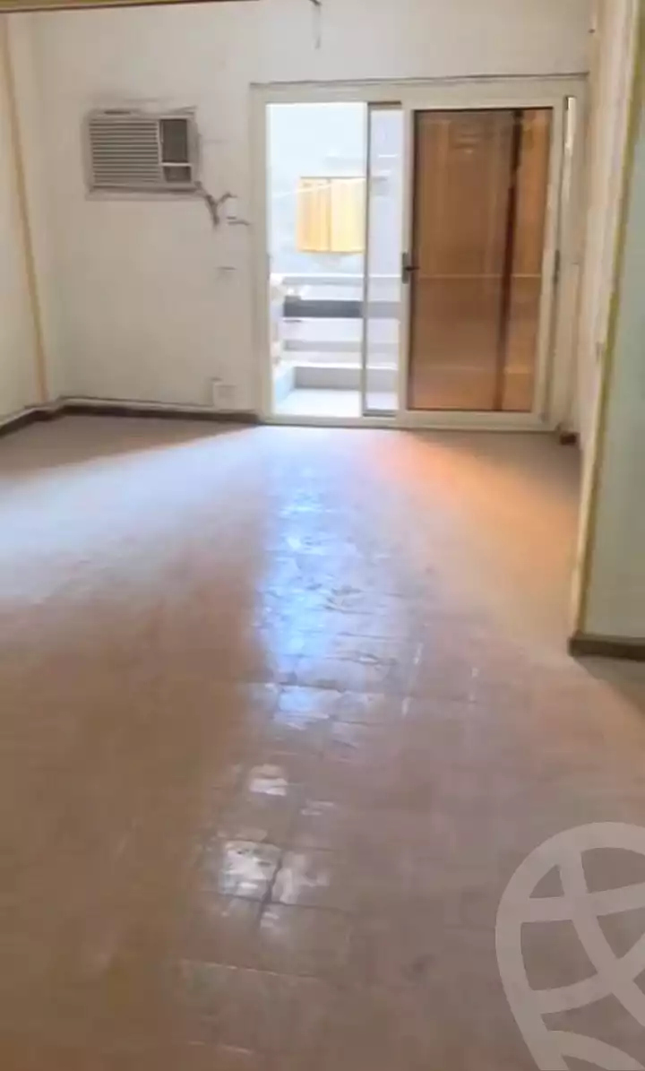 https://aqarmap.com.eg/en/listing/7096943-for-sale-cairo-el-haram-madkor