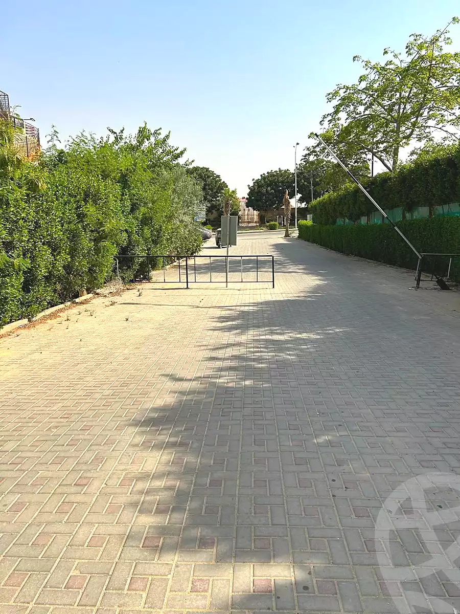 https://aqarmap.com.eg/ar/listing/7097014-for-sale-cairo-6th-of-october-hadaeq-october-compounds-el-fardoos-city