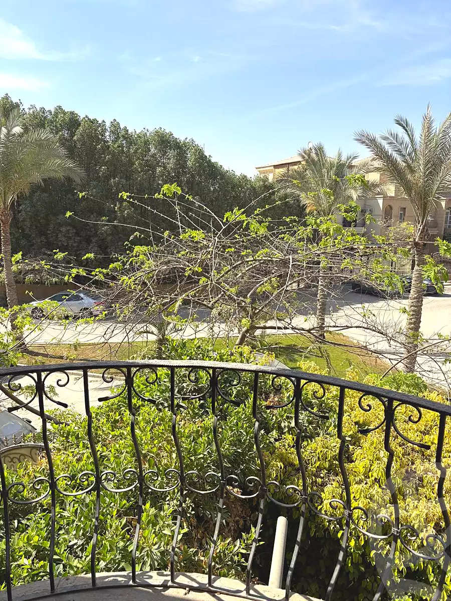 https://aqarmap.com.eg/ar/listing/7097029-for-sale-cairo-6th-of-october-el-ahyaa-neighborhood-1st-al-maahad
