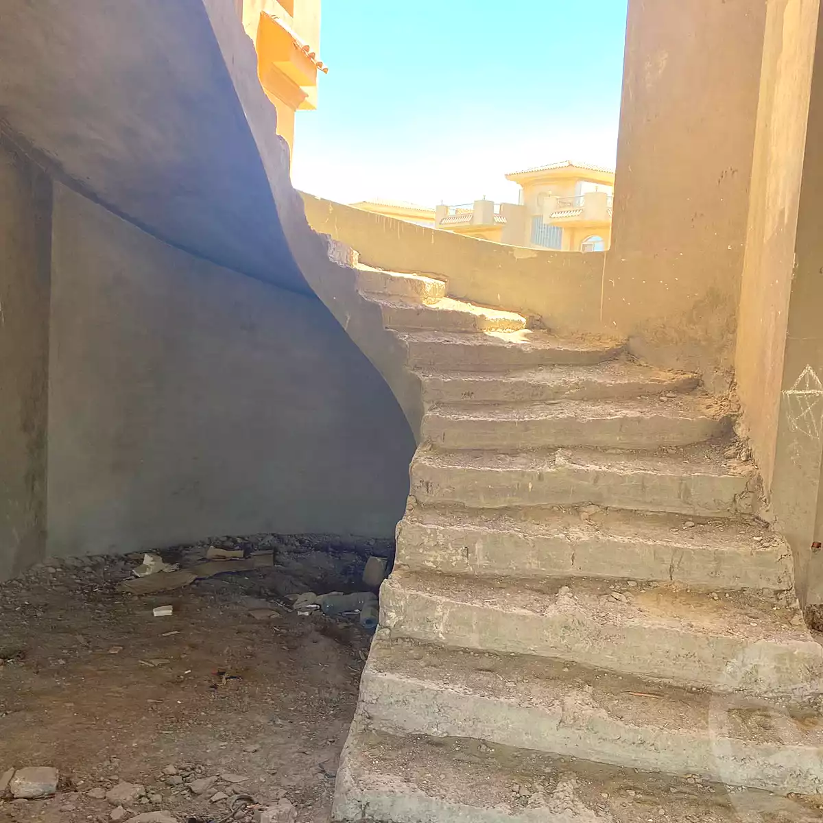 https://aqarmap.com.eg/ar/listing/7097197-for-sale-cairo-6th-of-october-compounds-dream-land-flower-resort