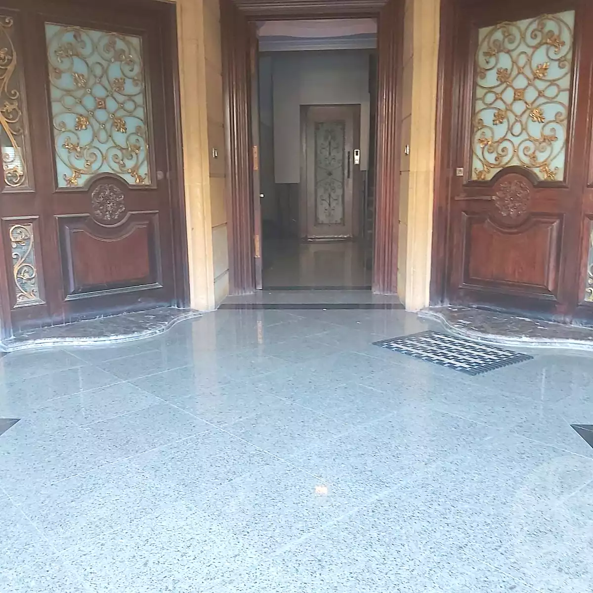 https://aqarmap.com.eg/ar/listing/7097699-for-sale-cairo-new-cairo-el-ahyaa-first-neighborhood-street-1