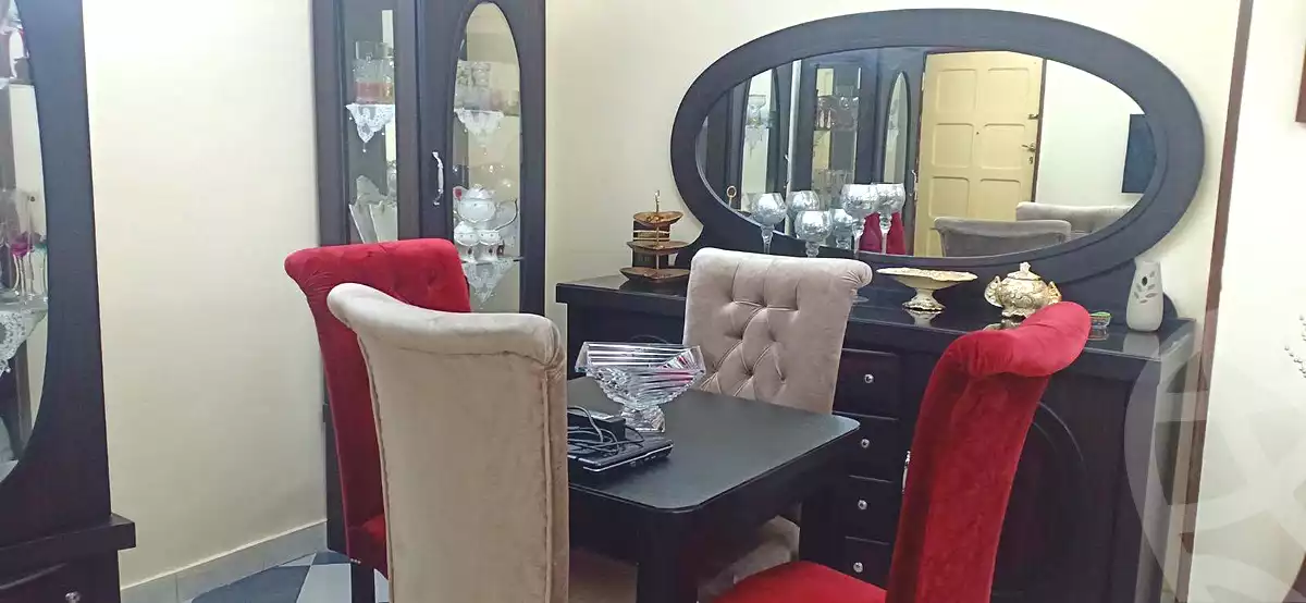 https://aqarmap.com.eg/ar/listing/7098001-for-sale-cairo-helwan-helwan-el-sharkeya-mostafa-safwat-st