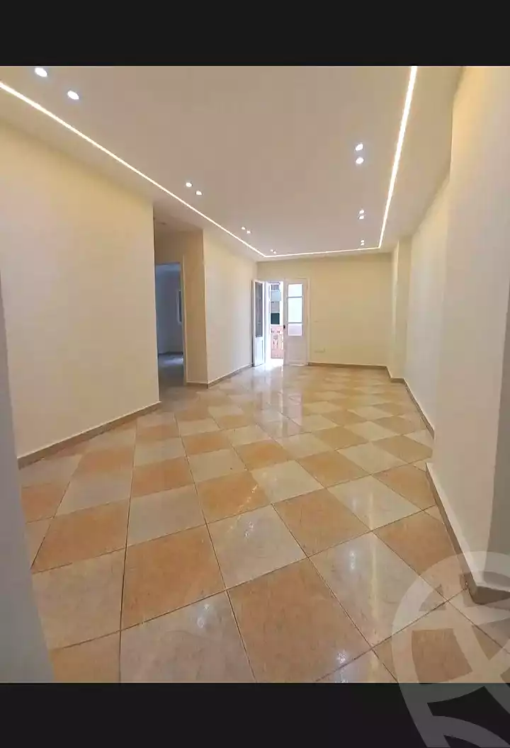 https://aqarmap.com.eg/ar/listing/7098536-for-sale-alexandria-miami-shr-jml-bd-lnsr