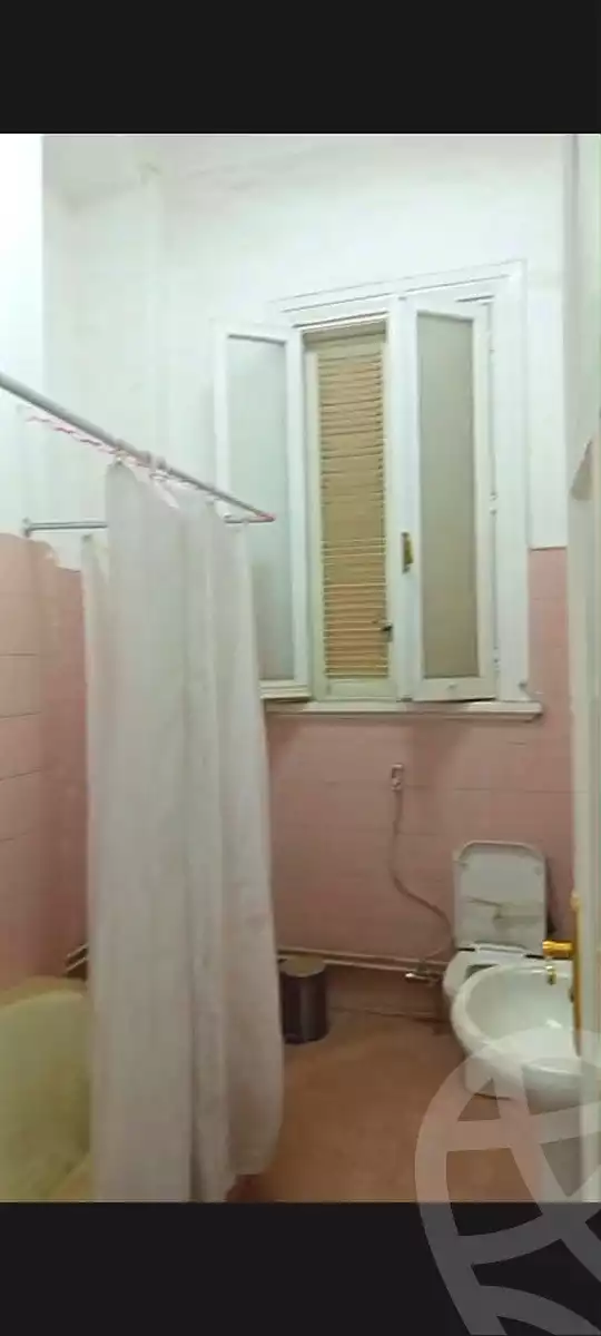 https://aqarmap.com.eg/en/listing/7098574-for-rent-cairo-downtown-bab-el-loaa-al-bustan-st