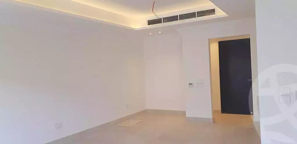 شقة بـ٣ غرف نوم في ايست تاون، صورة ٣ من ٨