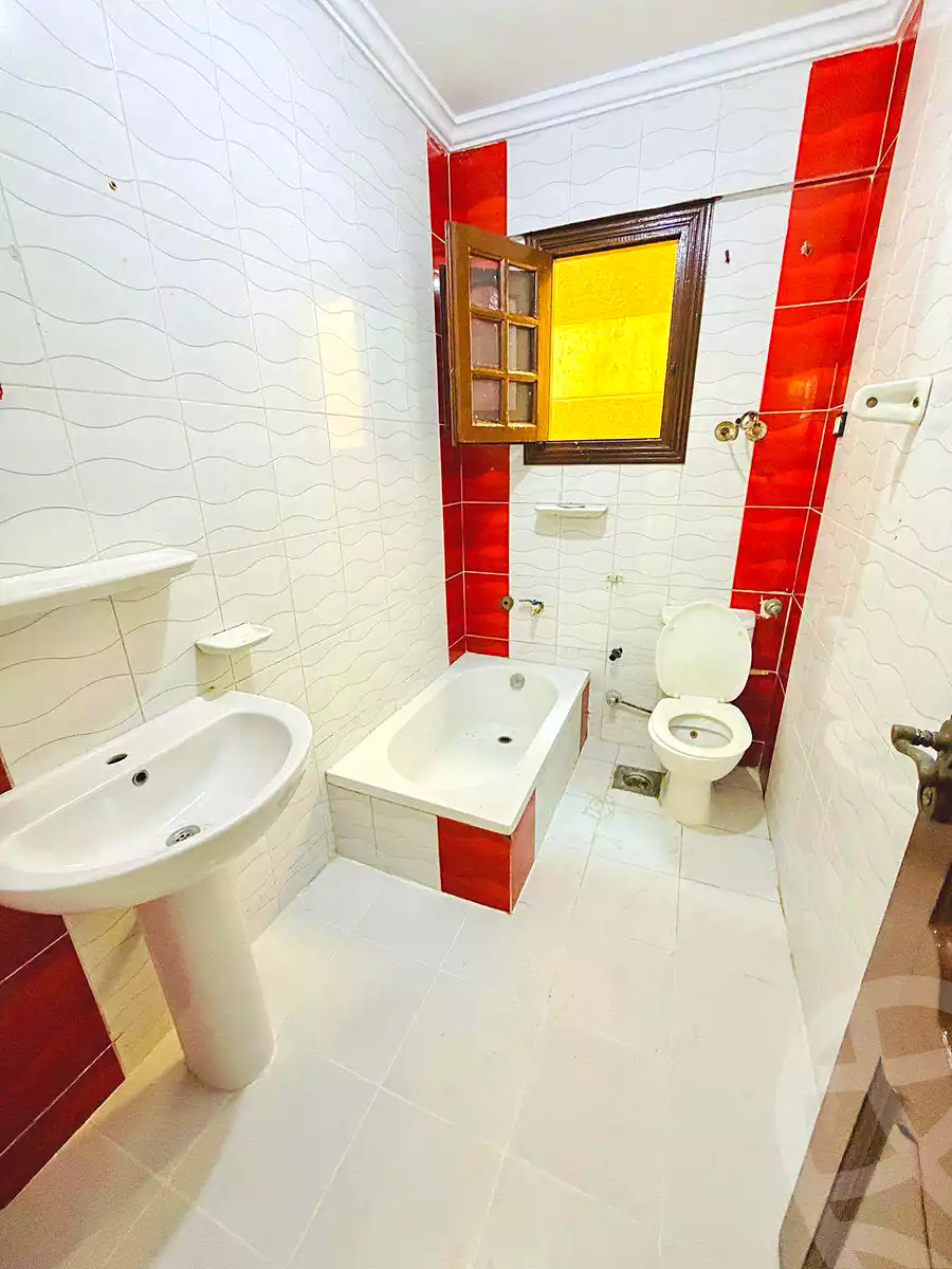 https://aqarmap.com.eg/ar/listing/7100125-for-sale-alexandria-al-agamy-shataa-el-nakheel
