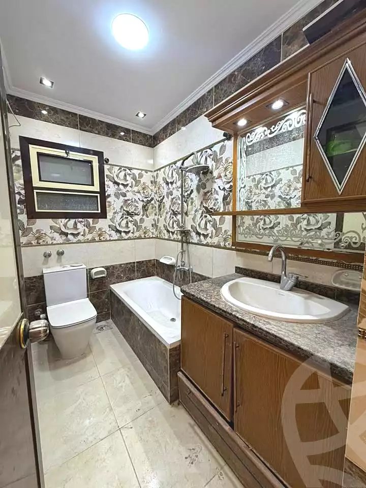 https://aqarmap.com.eg/ar/listing/7100414-for-sale-alexandria-al-agamy-lbytsh-el-reyad-st