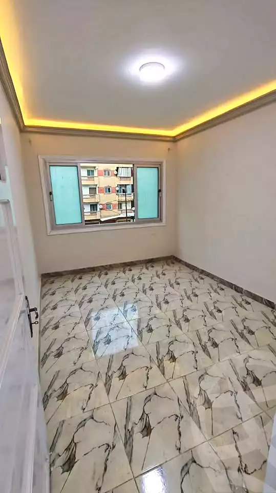 https://aqarmap.com.eg/ar/listing/7101436-for-sale-alexandria-al-agamy-bw-ywsf