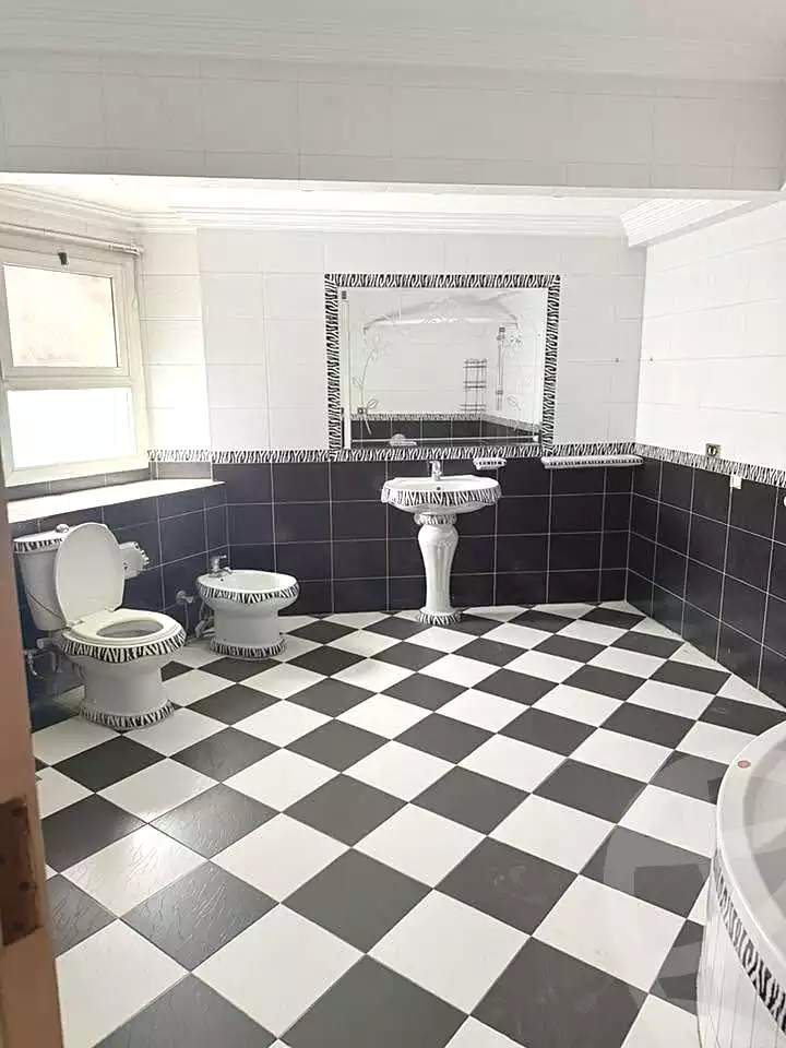 https://aqarmap.com.eg/en/listing/7101450-for-sale-cairo-shoubra-corniche-el-nile-st