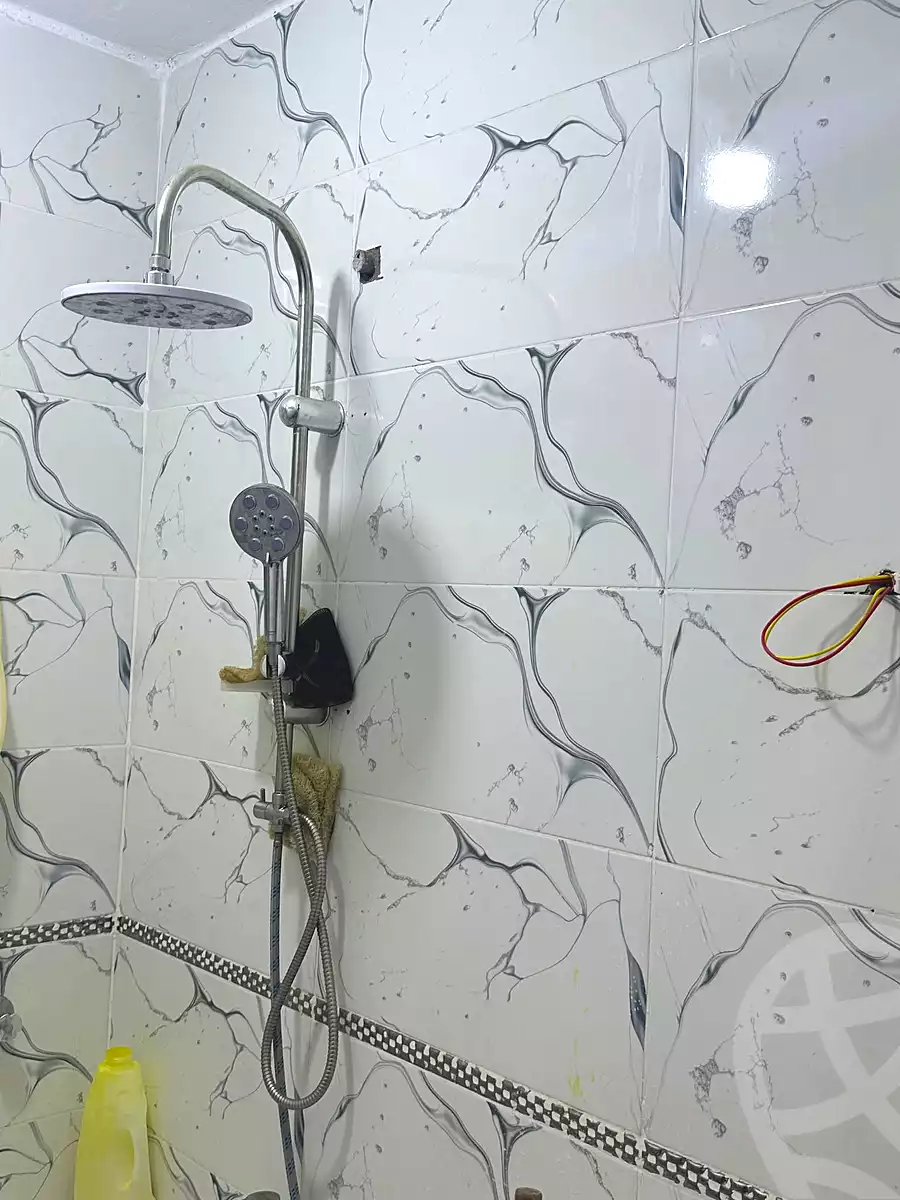 https://aqarmap.com.eg/en/listing/7102040-for-sale-cairo-helwan-kwrnysh-hlwn