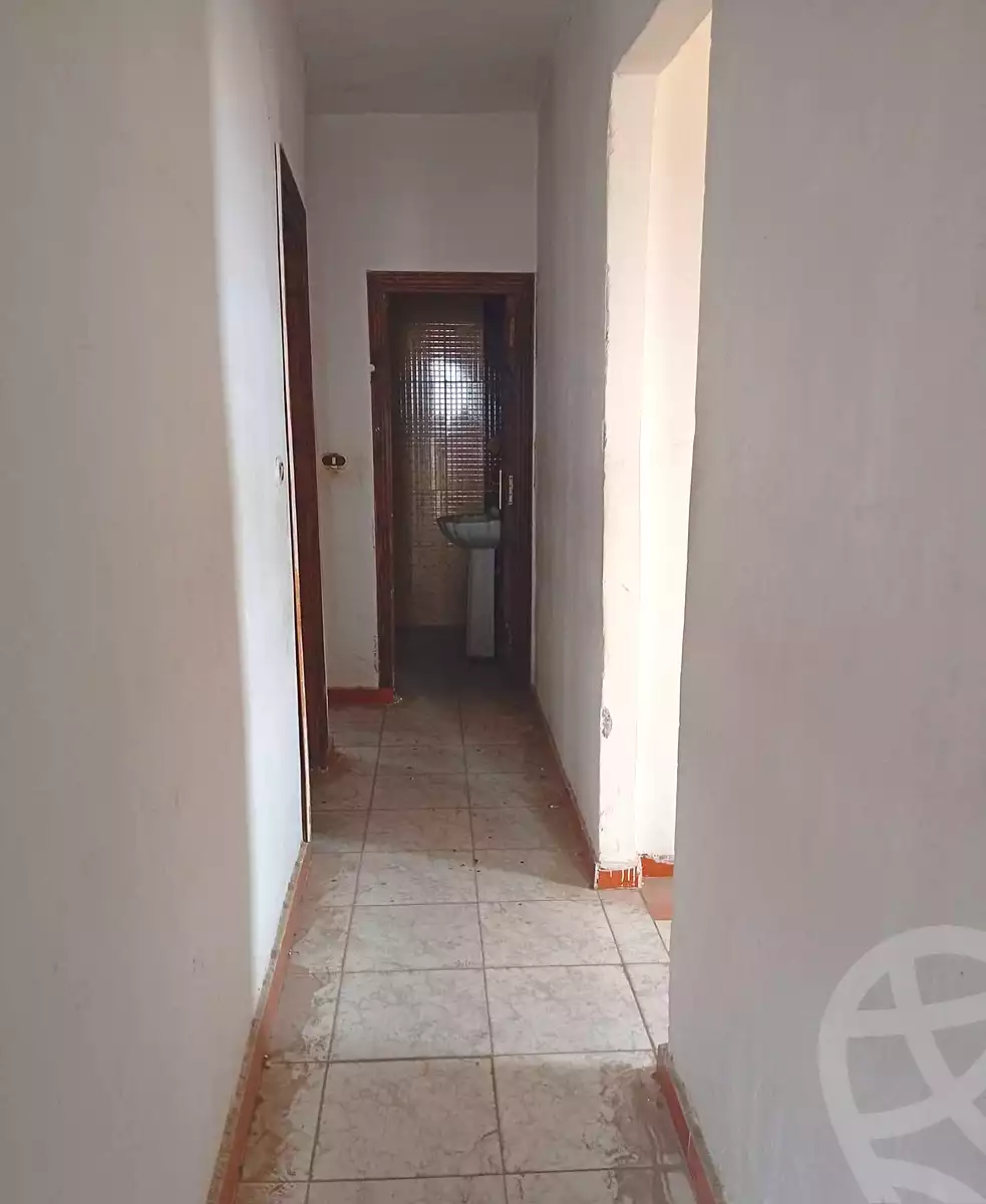 https://aqarmap.com.eg/ar/listing/7102090-for-sale-alexandria-sydy-bshr-shr-mlk-hfny