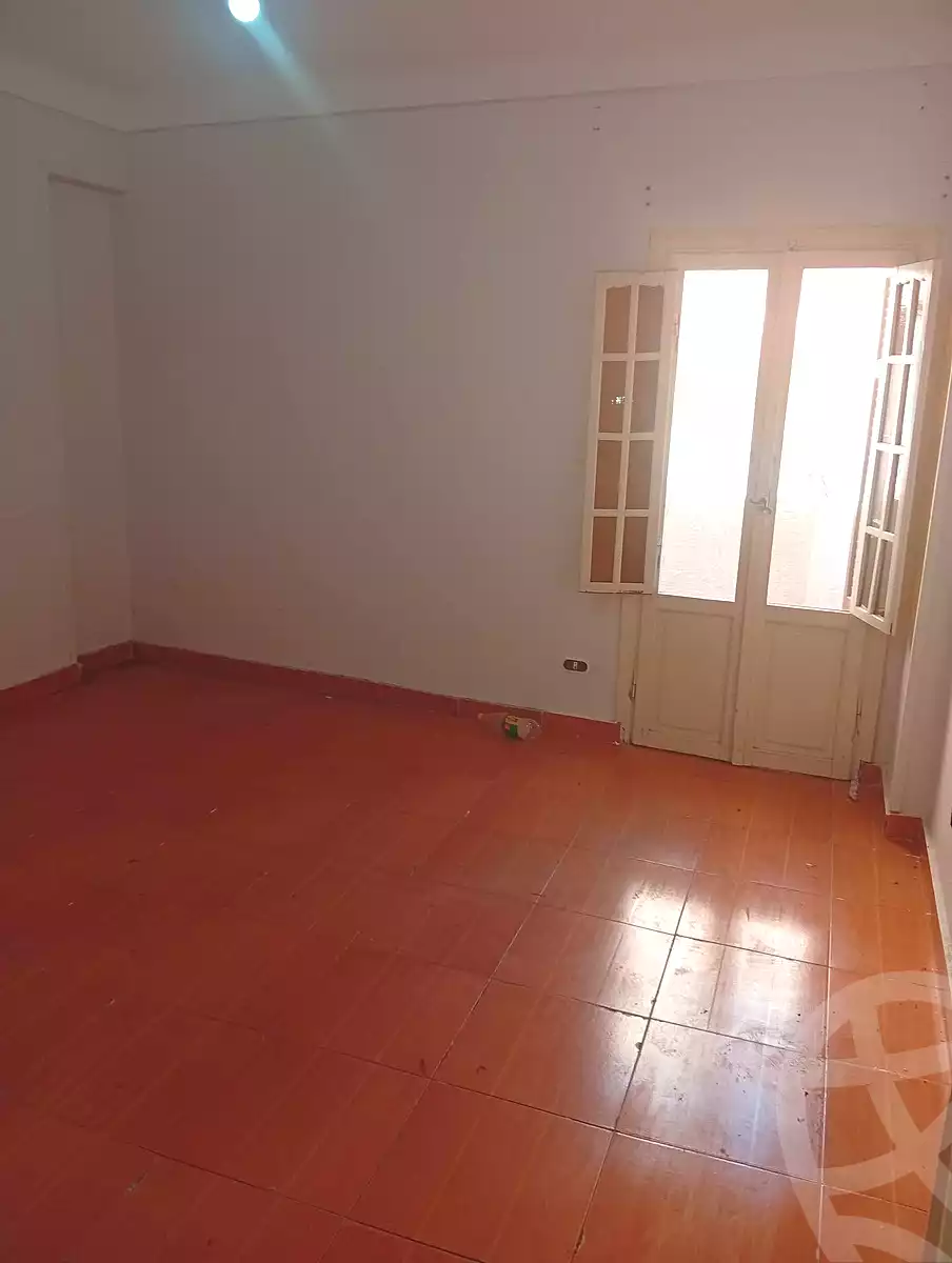 https://aqarmap.com.eg/en/listing/7102952-for-sale-alexandria-alhadara-new-el-hadra-mohammed-abd-el-aleem-st