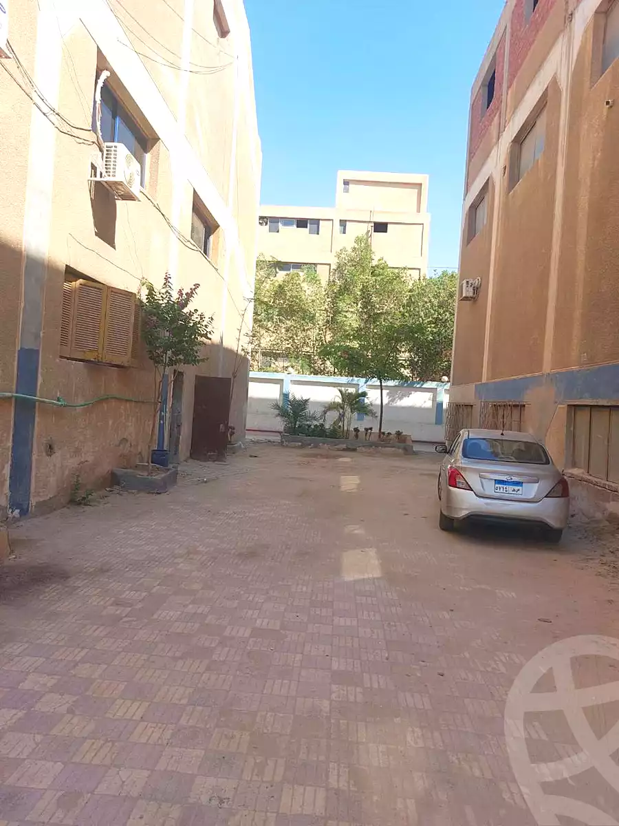 https://aqarmap.com.eg/ar/listing/7103429-for-sale-cairo-6th-of-october-el-mantqa-el-snaaaya-industrial-zone-1