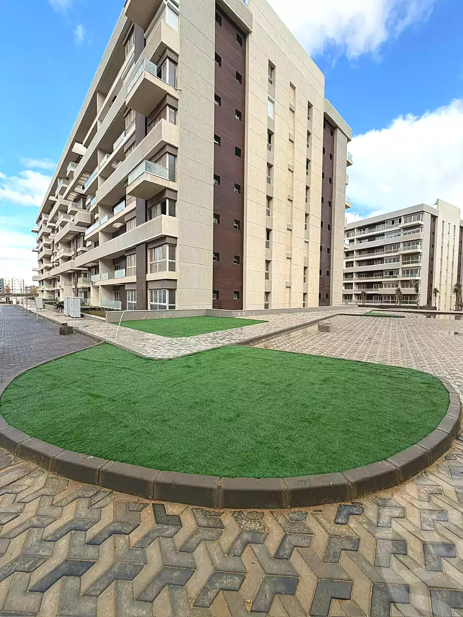 https://aqarmap.com.eg/en/listing/7104055-for-sale-cairo-new-administrative-capital-r7-scenario