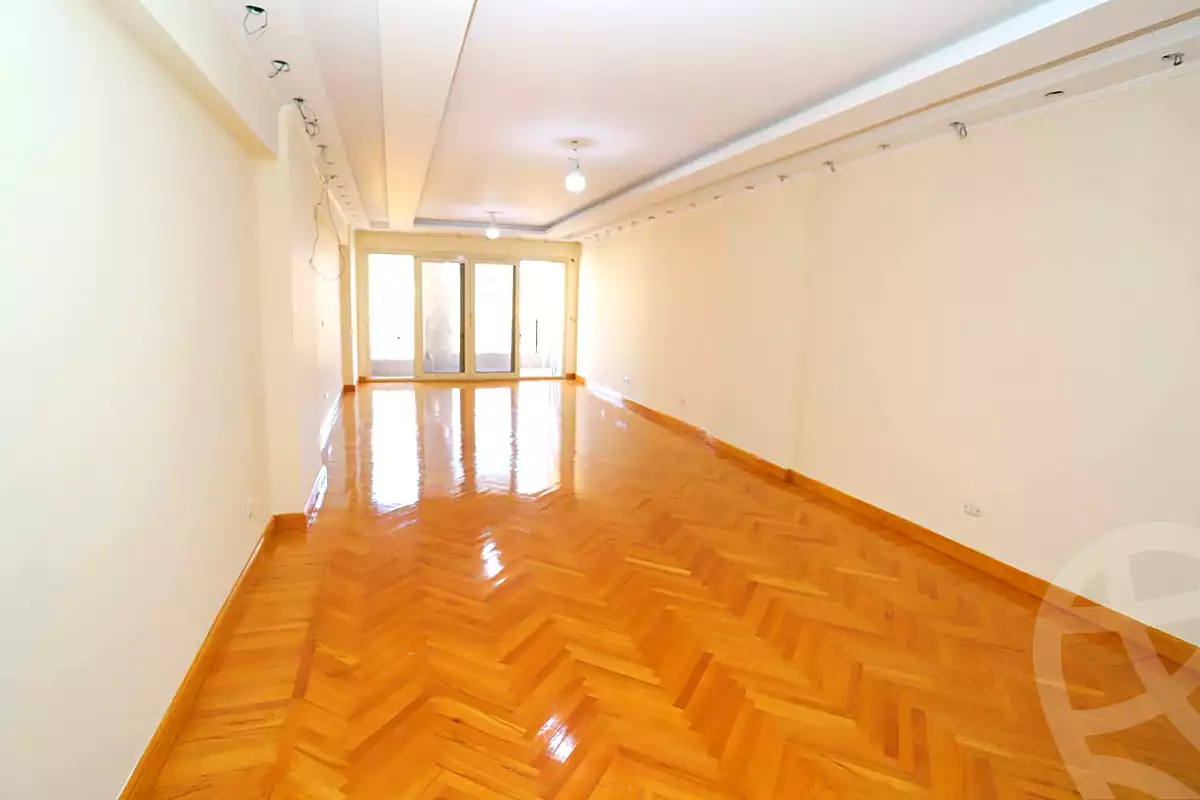 https://aqarmap.com.eg/ar/listing/7104218-for-sale-alexandria-l-zryt-champollion-st