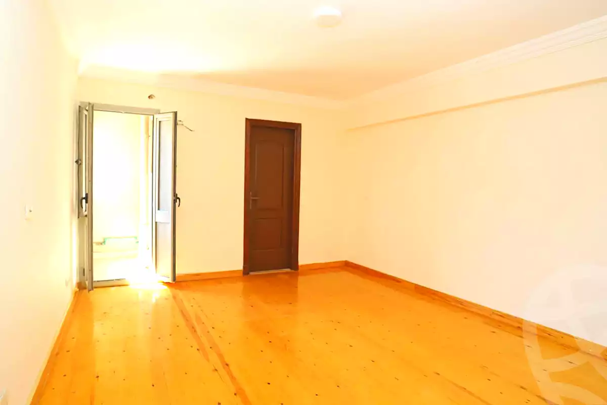 https://aqarmap.com.eg/ar/listing/7104218-for-sale-alexandria-l-zryt-champollion-st
