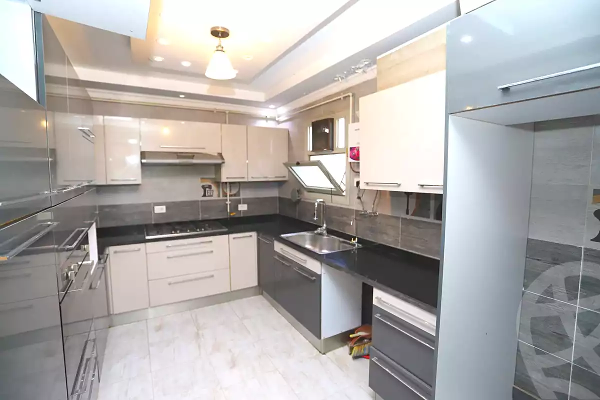 https://aqarmap.com.eg/ar/listing/7104218-for-sale-alexandria-l-zryt-champollion-st