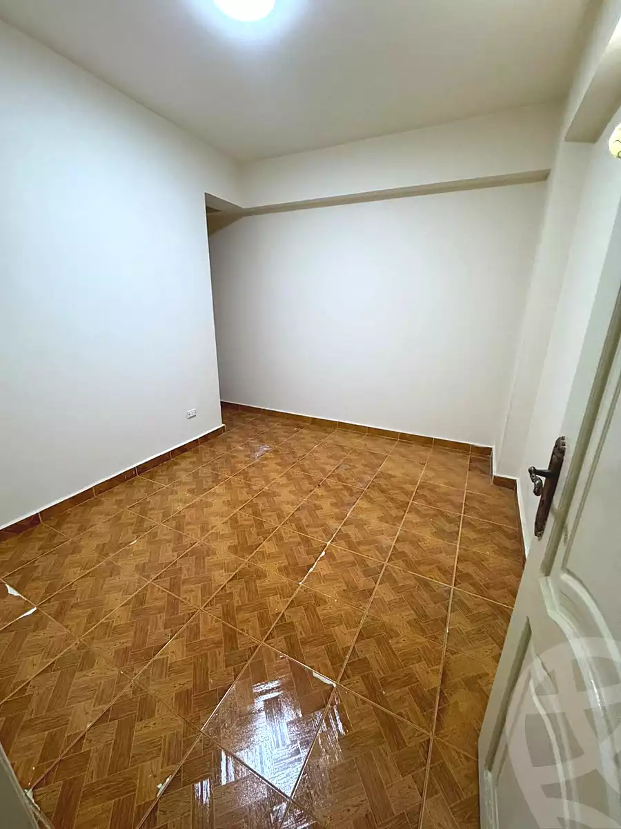 https://aqarmap.com.eg/en/listing/7105467-for-sale-cairo-el-haram-el-lebeny-soltan-khattab-st