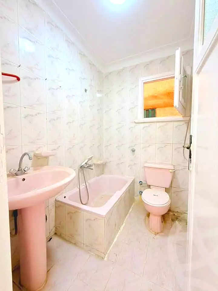 https://aqarmap.com.eg/ar/listing/7105851-for-sale-alexandria-al-agamy-shataa-el-nakheel