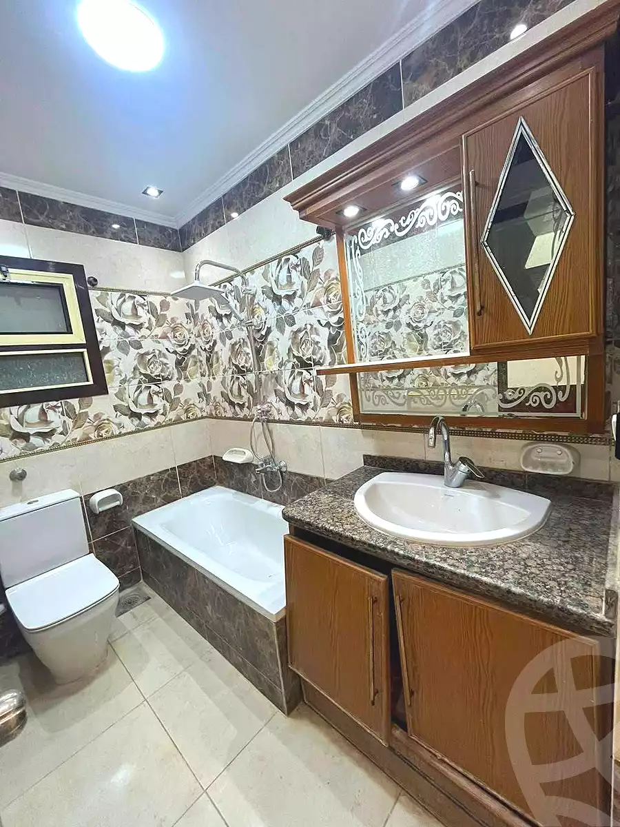 https://aqarmap.com.eg/ar/listing/7105877-for-sale-alexandria-al-agamy-lbytsh-emtedad-al-ryad-st