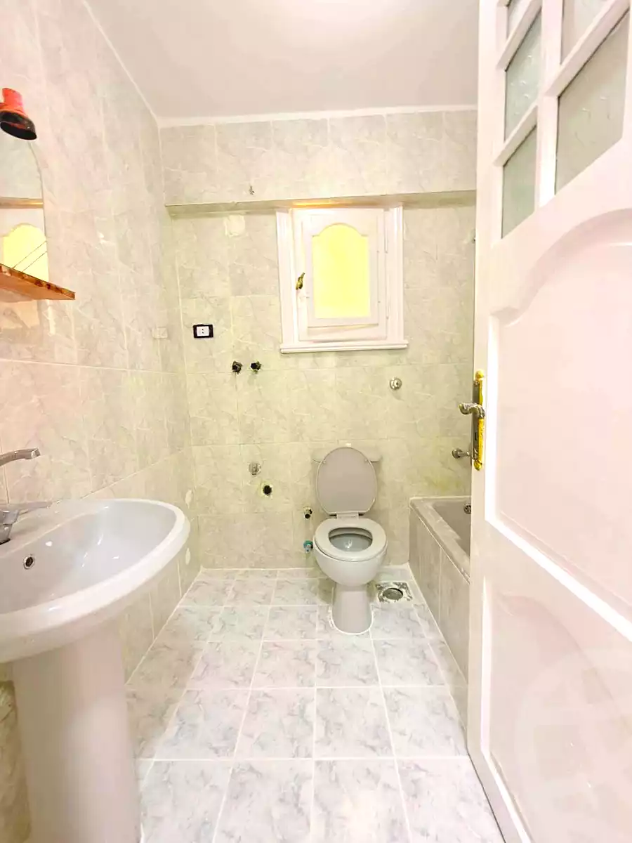 https://aqarmap.com.eg/en/listing/7105981-for-sale-alexandria-al-agamy-shataa-el-nakheel