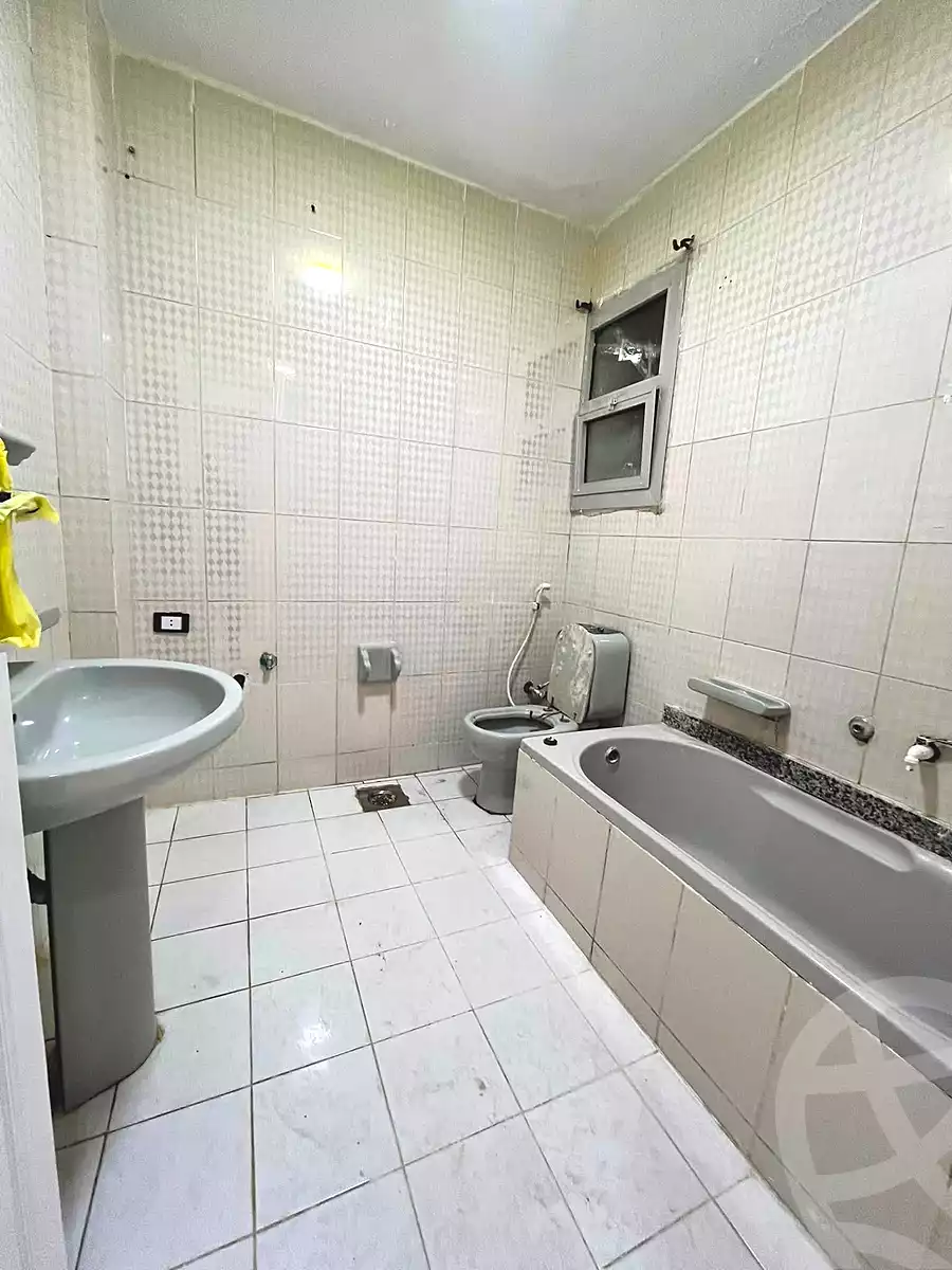 https://aqarmap.com.eg/ar/listing/7106344-for-sale-alexandria-al-agamy-shataa-el-nakheel