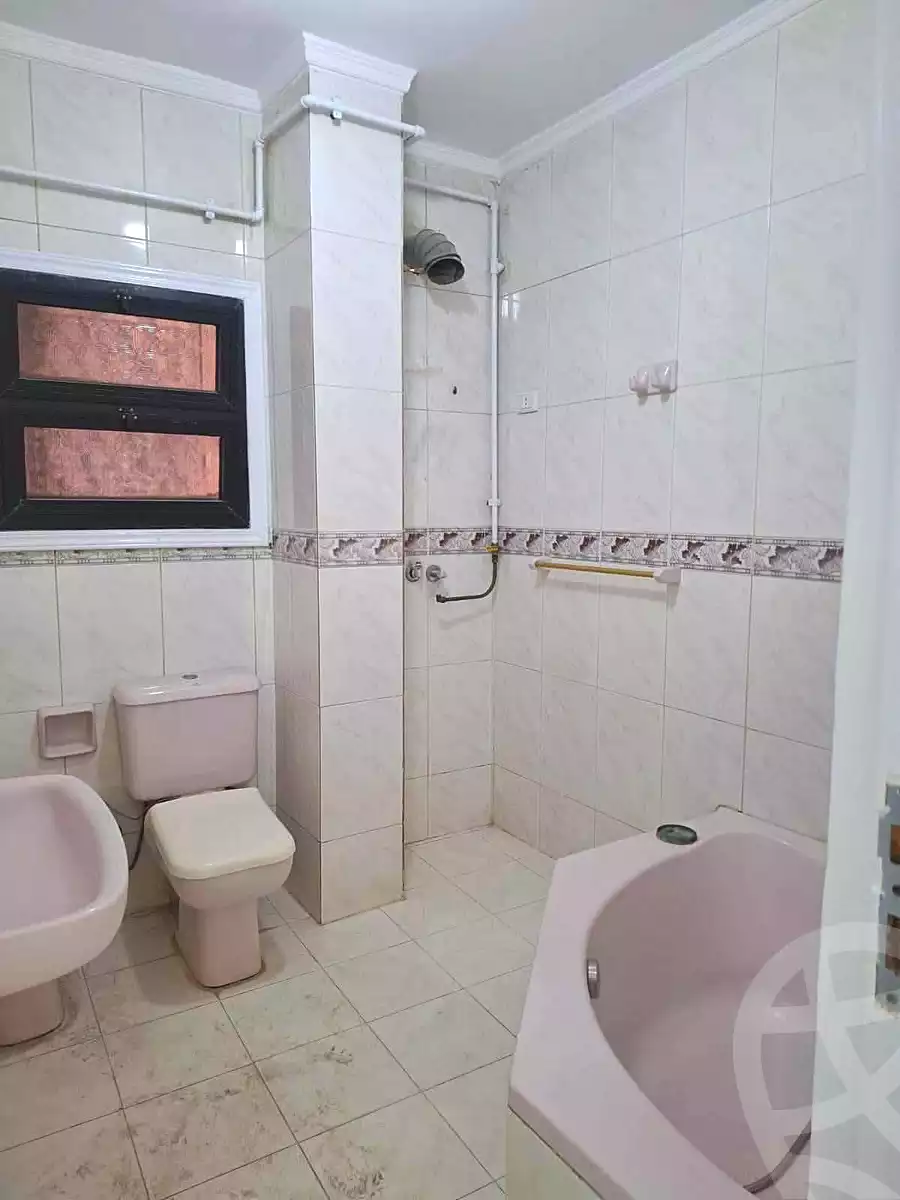 https://aqarmap.com.eg/ar/listing/7106572-for-sale-cairo-helwan-helwan-el-sharkeya-abd-el-rahman-pasha-st