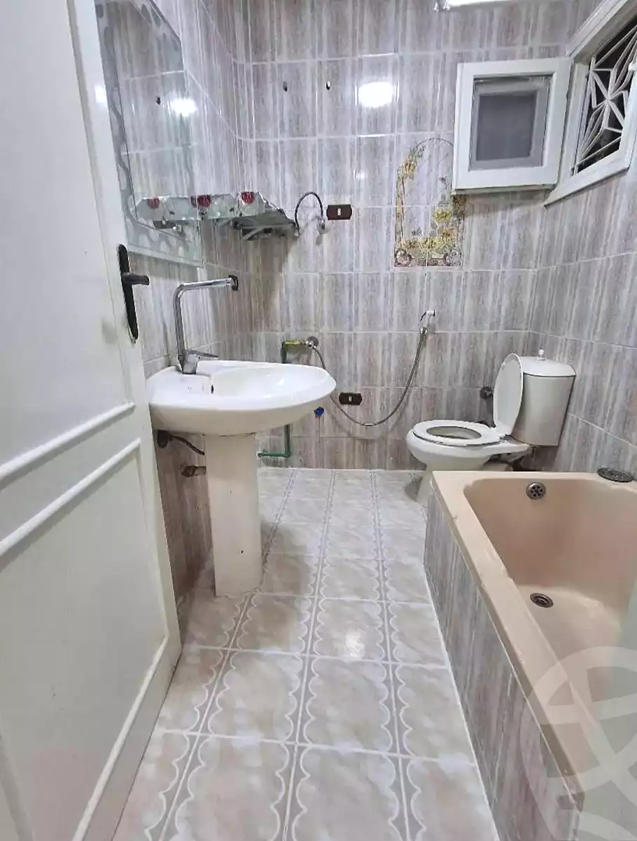 https://aqarmap.com.eg/ar/listing/7109788-for-sale-alexandria-al-agamy-shataa-el-nakheel